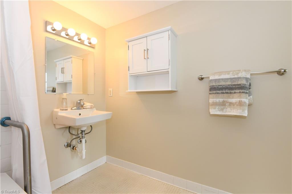 1101 N Elm Street # 805 Property Photo 28