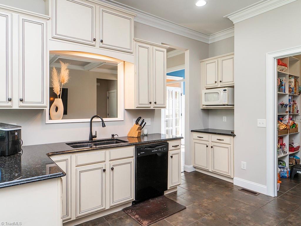 2913 Creek Point Place Property Photo 15