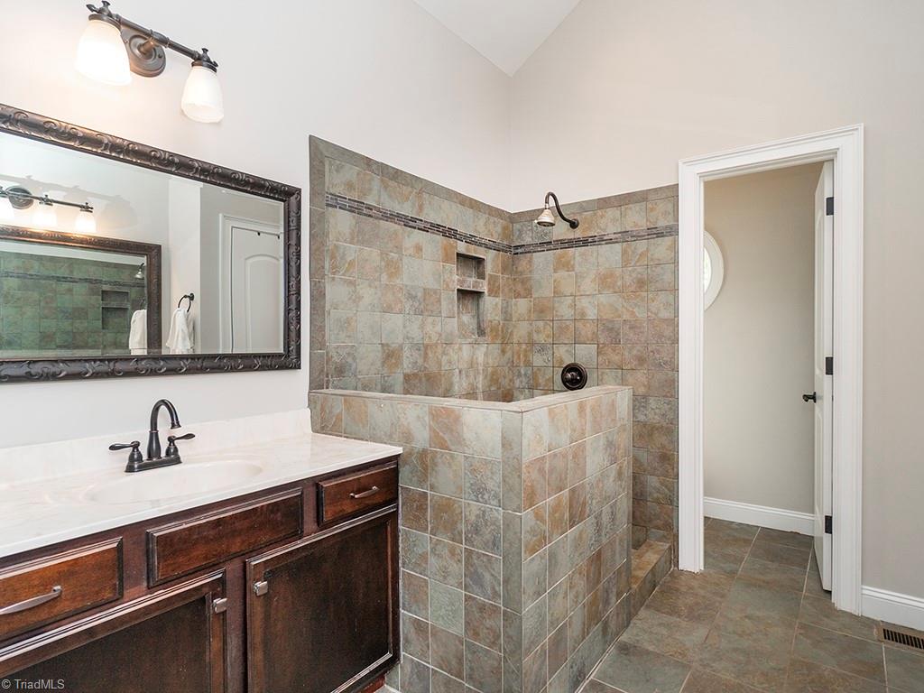 2913 Creek Point Place Property Photo 23