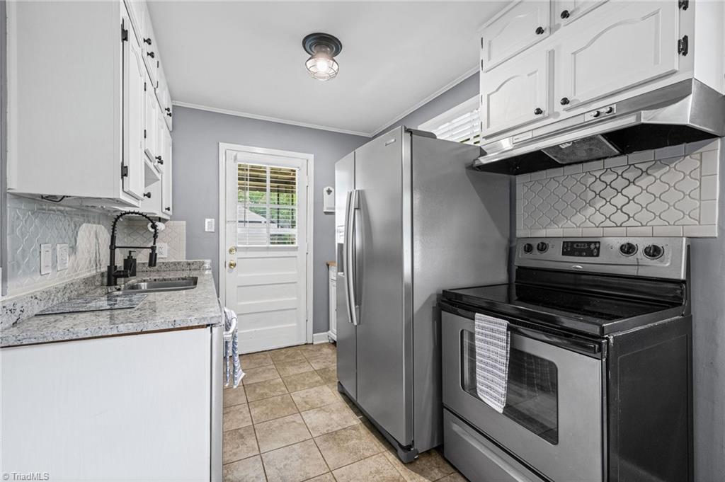 2416 Parkway Drive Property Photo 12