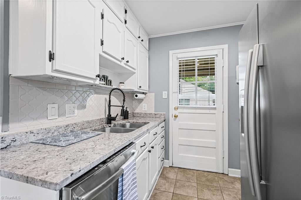 2416 Parkway Drive Property Photo 13