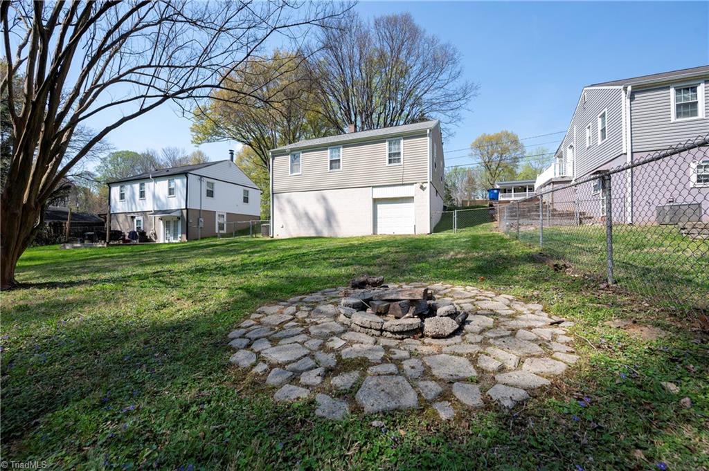 2416 Parkway Drive Property Photo 18