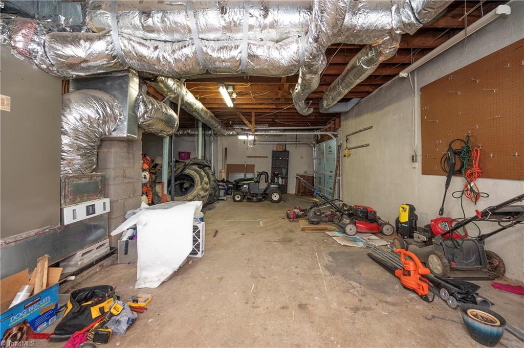 2416 Parkway Drive Property Photo 31