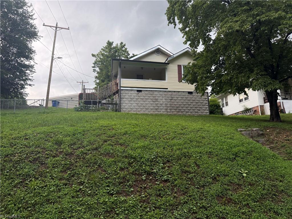 409 E Oak Street Property Photo 1