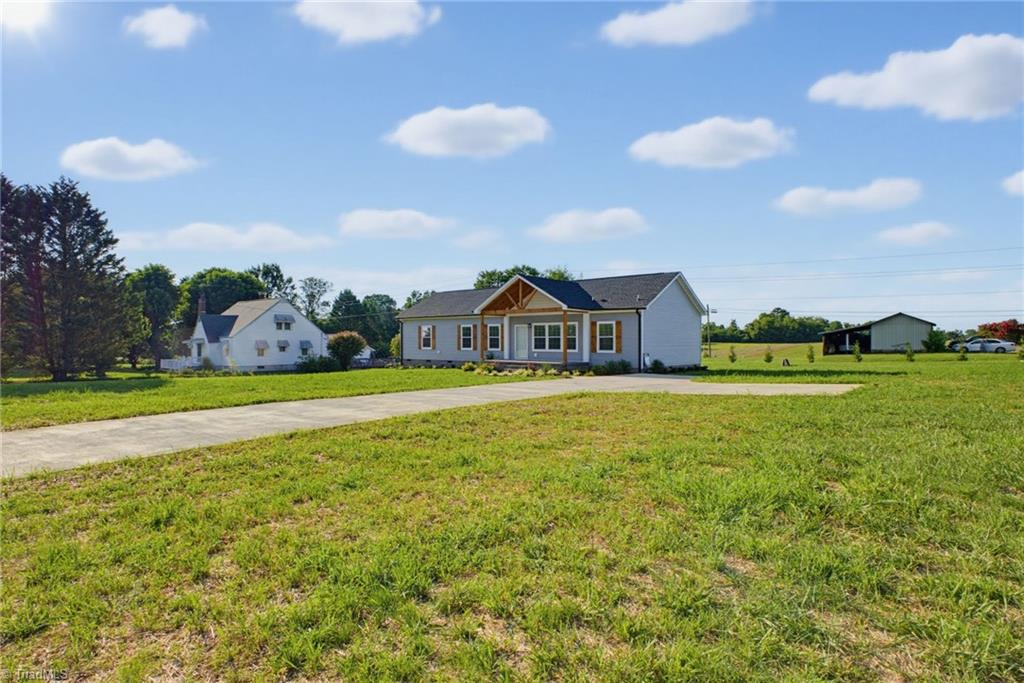 4735 Nc Highway 67 Property Photo 2