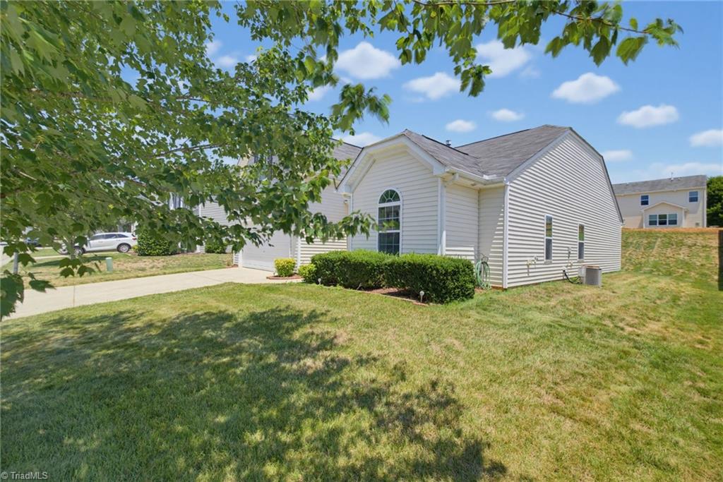 268 Water Lily Circle Property Photo 2