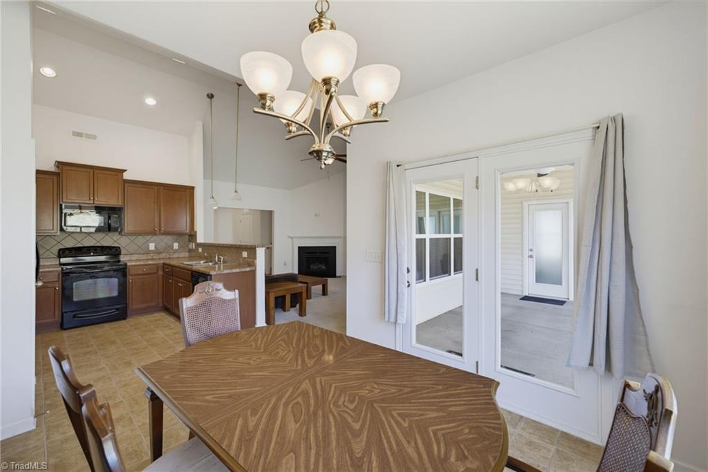 268 Water Lily Circle Property Photo 10