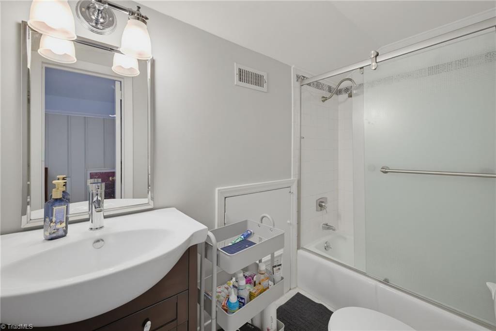 123 Beverly Place Property Photo 34