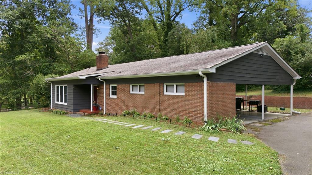 138 Circle Drive Property Photo 6
