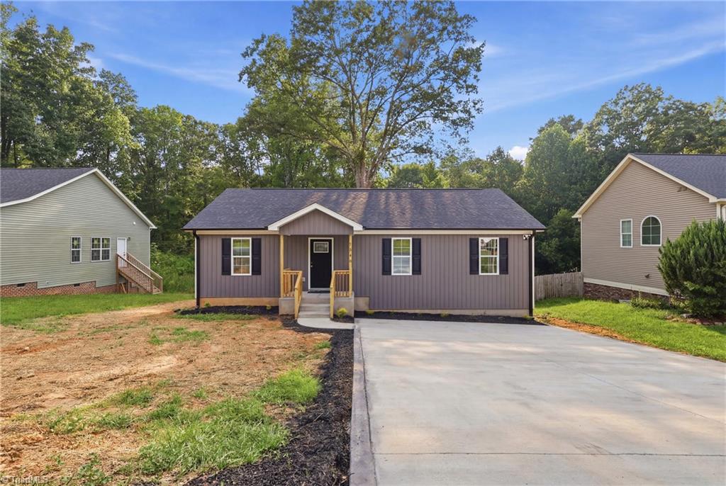 1540 Reynolds Forest Drive Property Photo 3