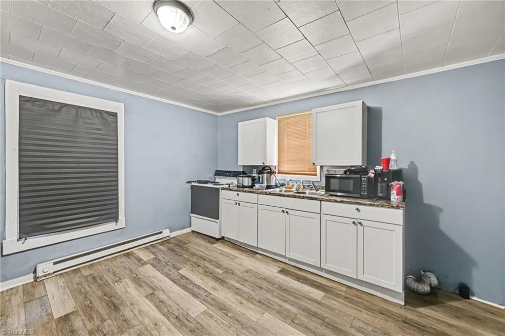 1119 N Park Avenue Property Photo 8