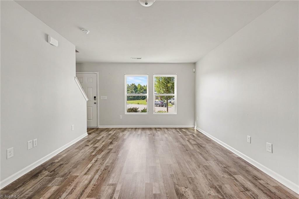 3910 Bellingham Court Property Photo 6