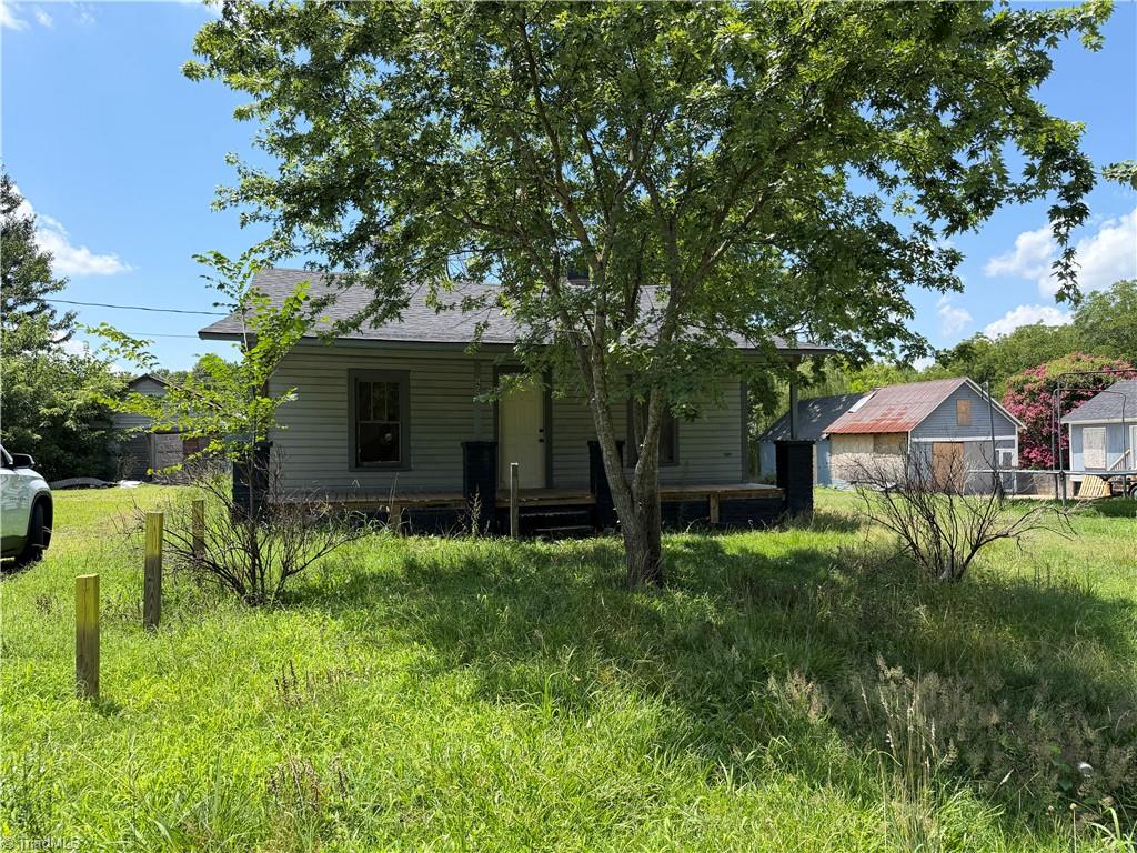 423 Wright Street Property Photo 5