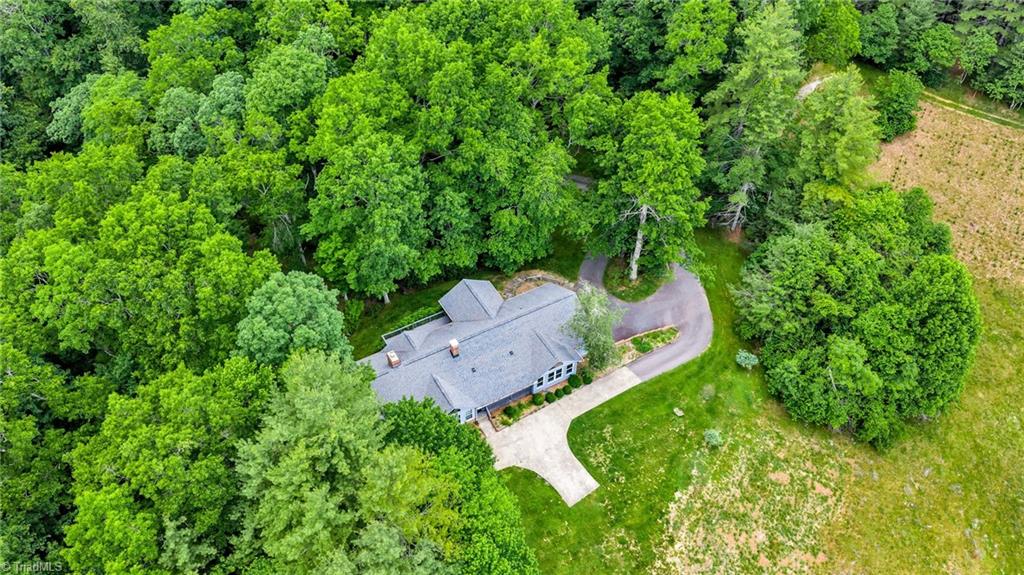 1142 Hartzog Ford Road W Property Photo 3