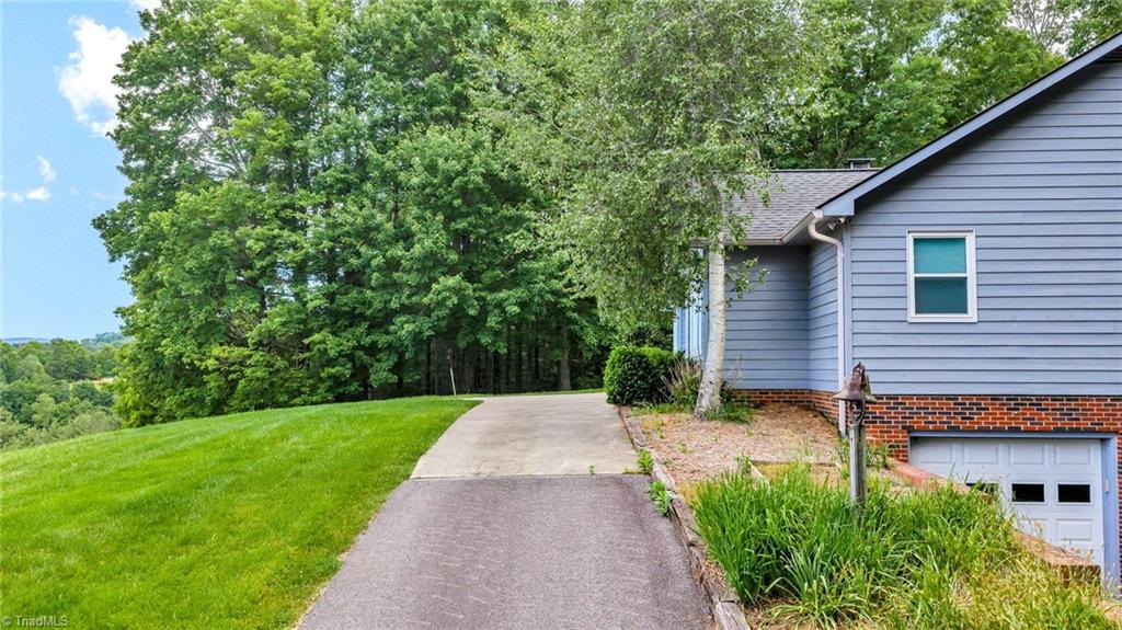 1142 Hartzog Ford Road W Property Photo 6