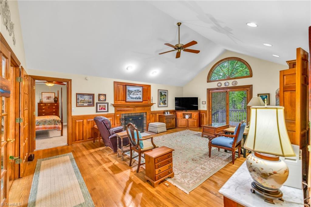 1142 Hartzog Ford Road W Property Photo 11