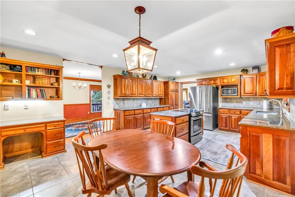 1142 Hartzog Ford Road W Property Photo 17