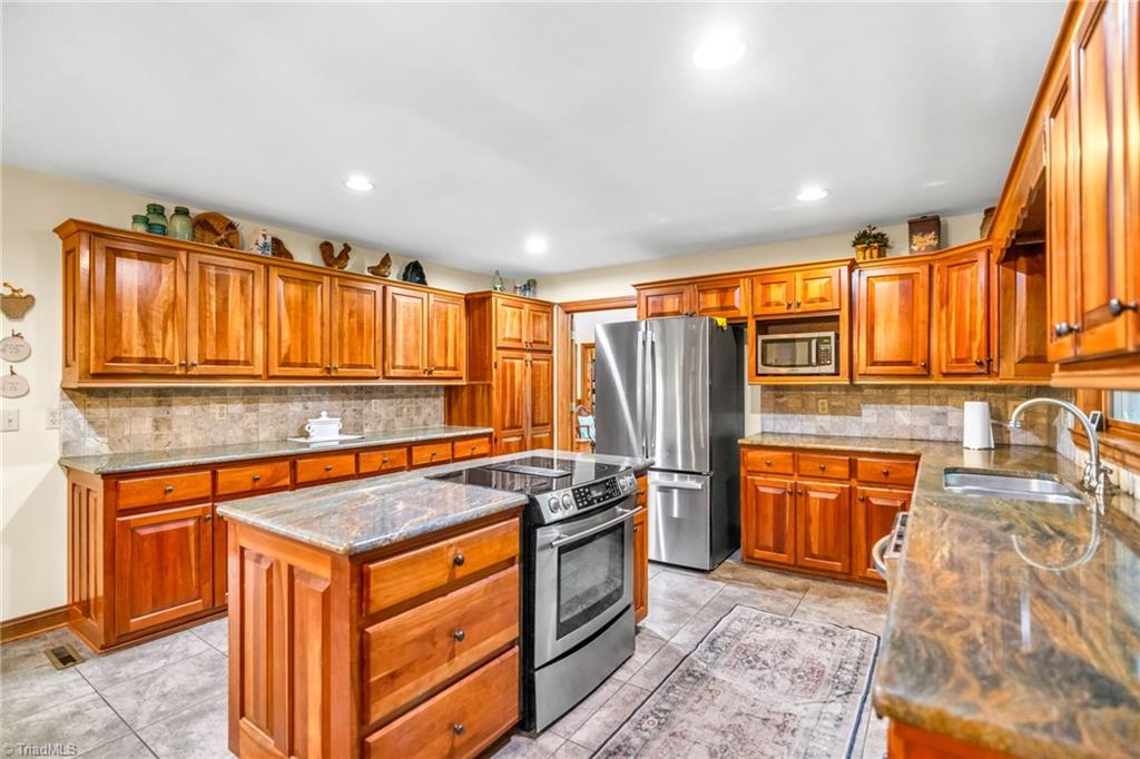 1142 Hartzog Ford Road W Property Photo 19