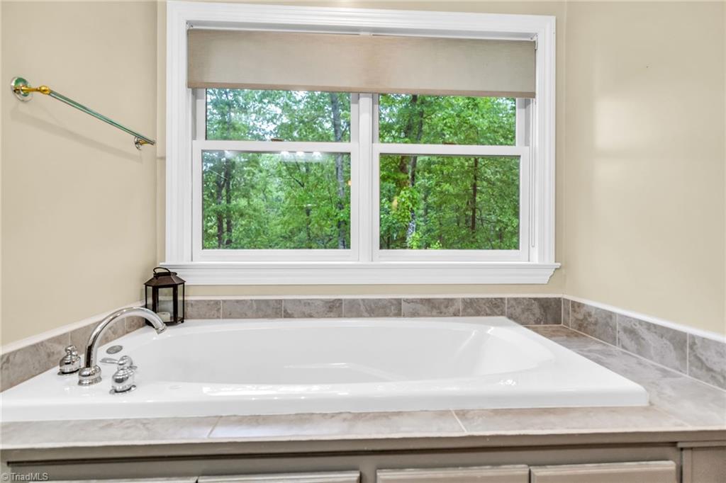 1142 Hartzog Ford Road W Property Photo 27