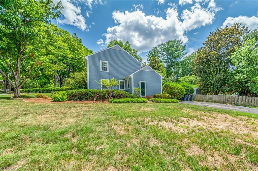 1320 Abingdon Way Property Photo 6