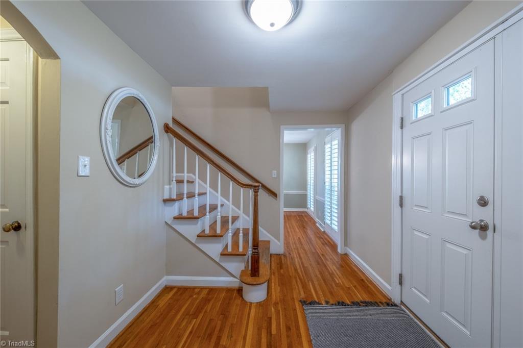 1320 Abingdon Way Property Photo 7