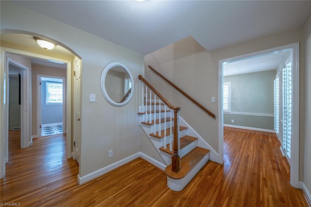 1320 Abingdon Way Property Photo 8