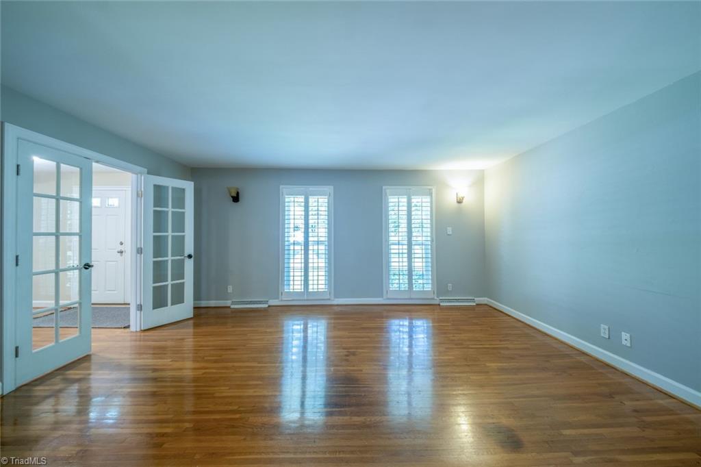 1320 Abingdon Way Property Photo 10