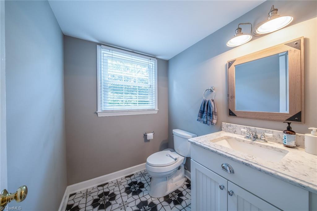 1320 Abingdon Way Property Photo 19