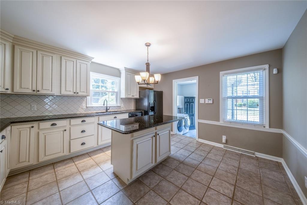 1320 Abingdon Way Property Photo 21