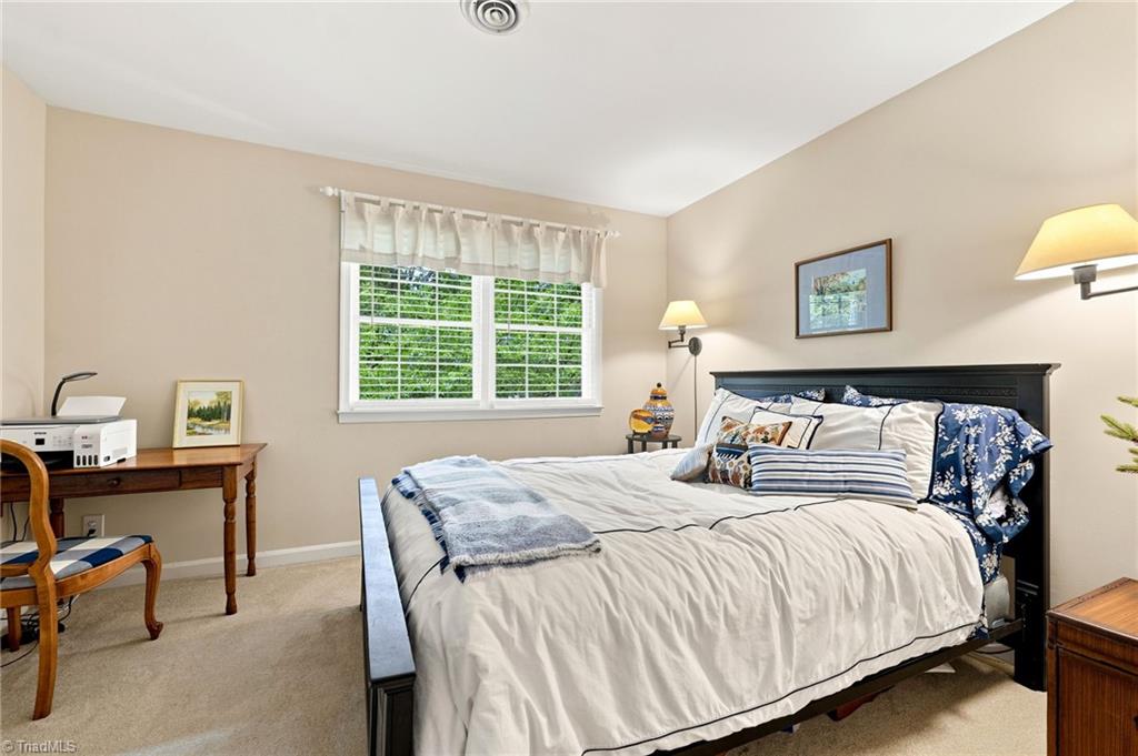 4301 Oakcliffe Road Property Photo 17
