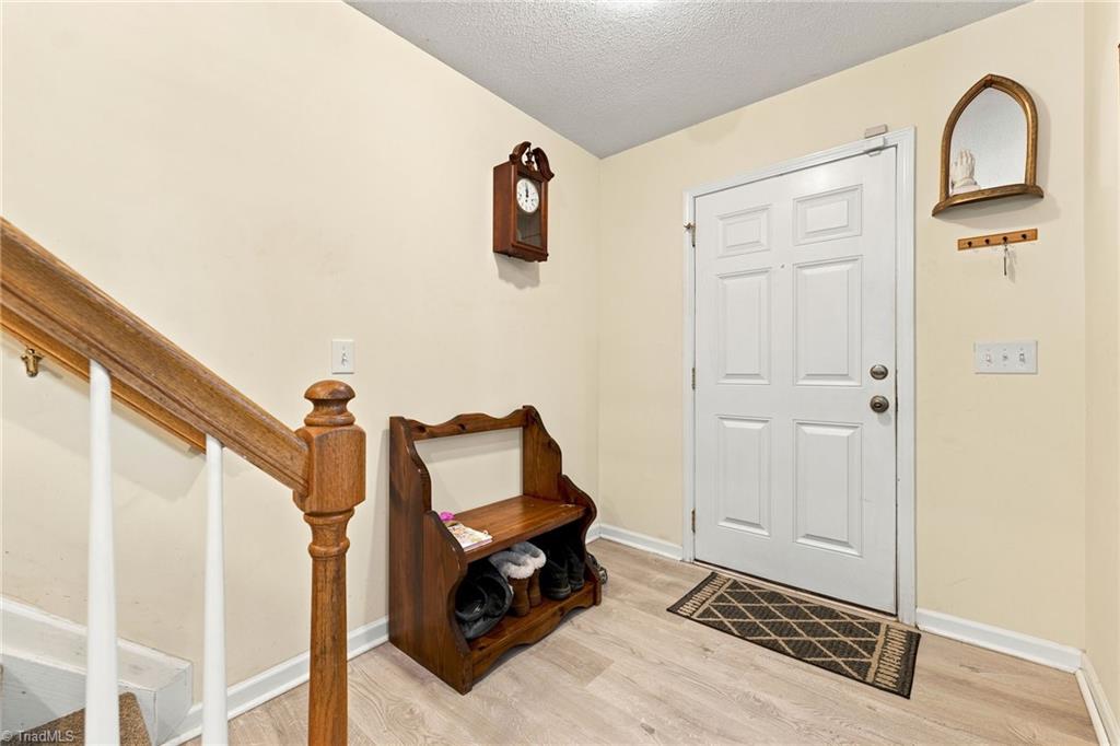 7027 Hill N Dale Drive Property Photo 5