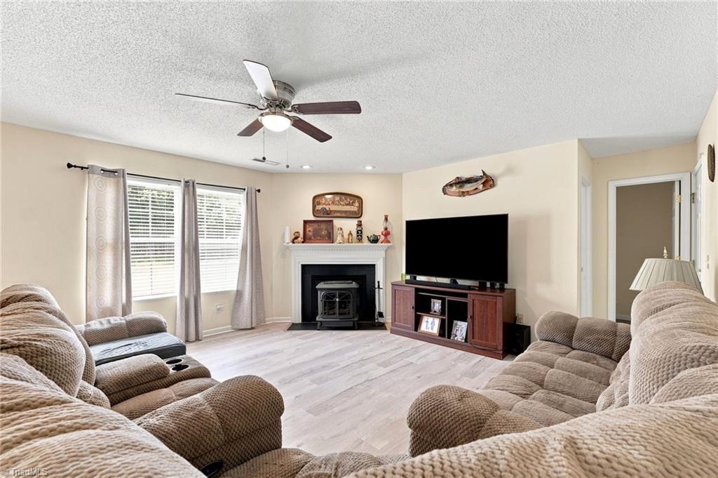 7027 Hill N Dale Drive Property Photo 11