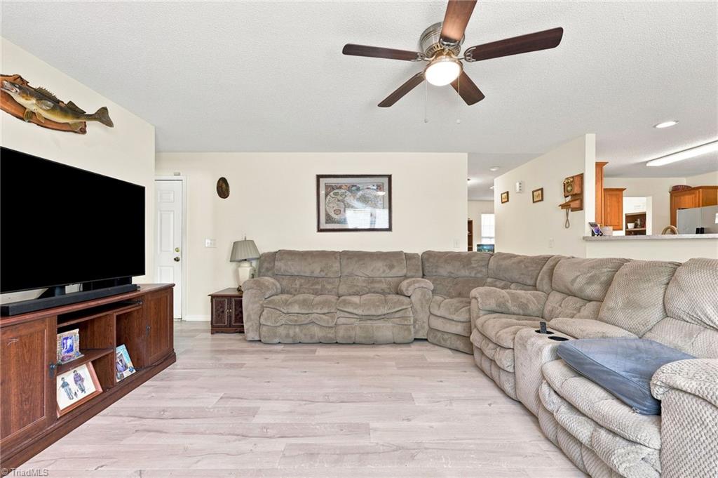 7027 Hill N Dale Drive Property Photo 12