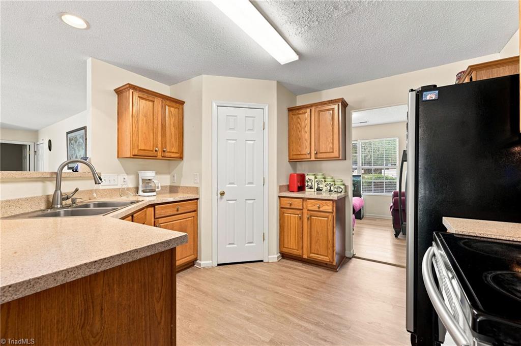 7027 Hill N Dale Drive Property Photo 15