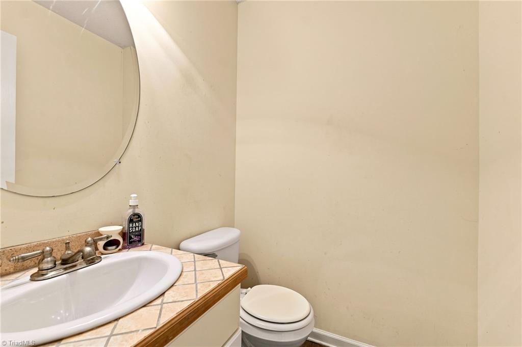 7027 Hill N Dale Drive Property Photo 17