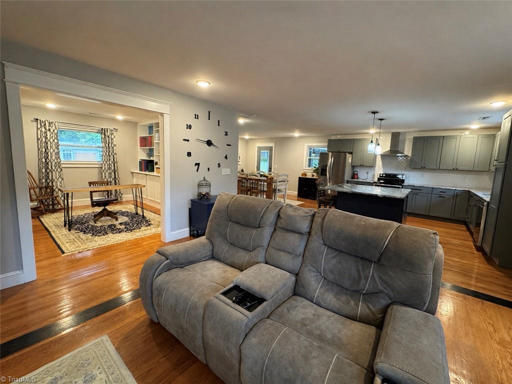 6778 Eldred Road Property Photo 8