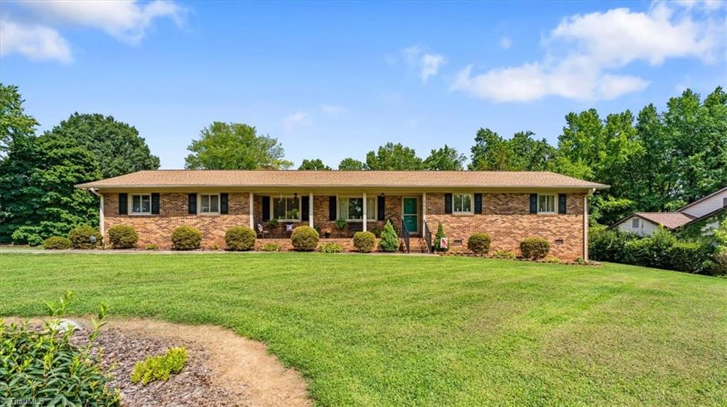 4662 Pineview Drive Property Photo 1