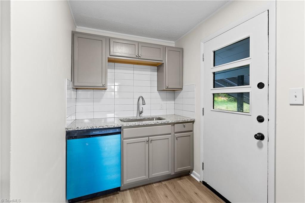 1471 Miller Street Property Photo 6