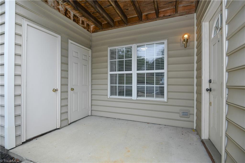 6704 W Friendly Avenue # 4d Property Photo 4