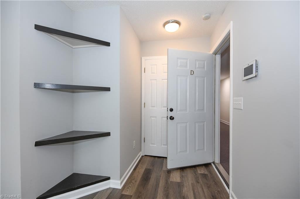 6704 W Friendly Avenue # 4d Property Photo 6