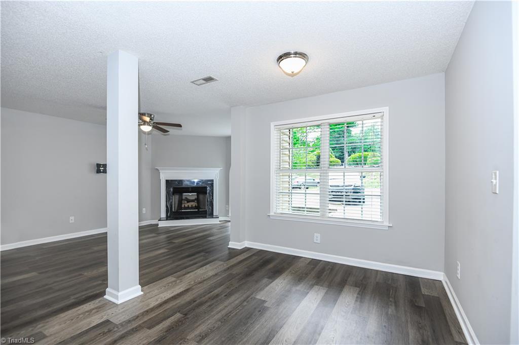 6704 W Friendly Avenue # 4d Property Photo 11
