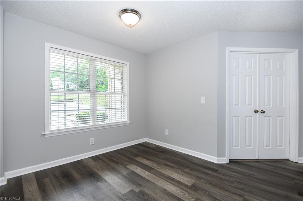 6704 W Friendly Avenue # 4d Property Photo 16