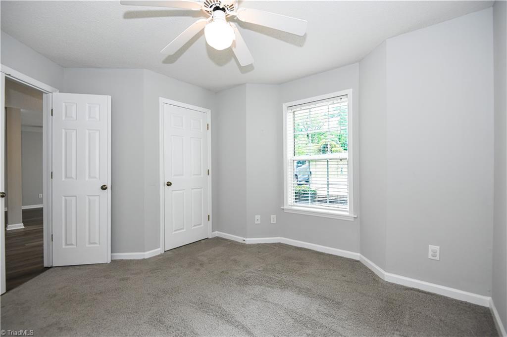6704 W Friendly Avenue # 4d Property Photo 18
