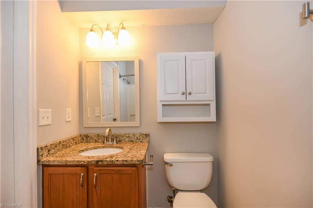 6704 W Friendly Avenue # 4d Property Photo 20