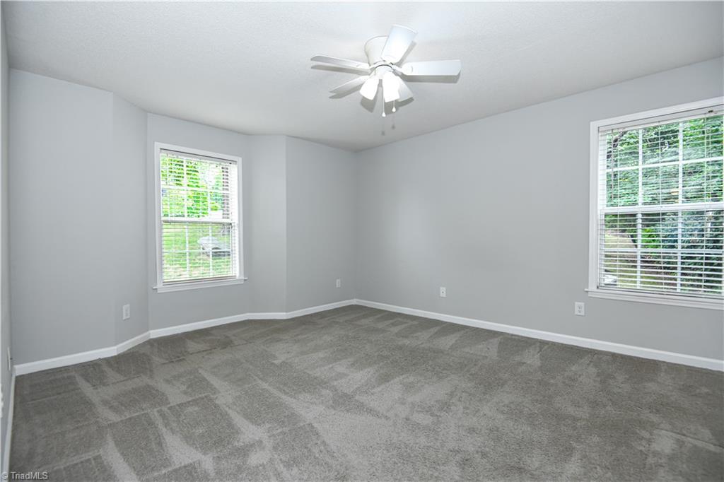 6704 W Friendly Avenue # 4d Property Photo 22