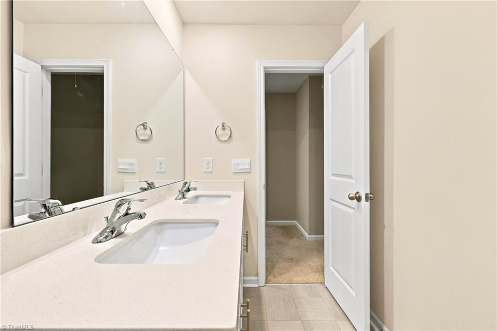 6826 Bellawood Drive Property Photo 20