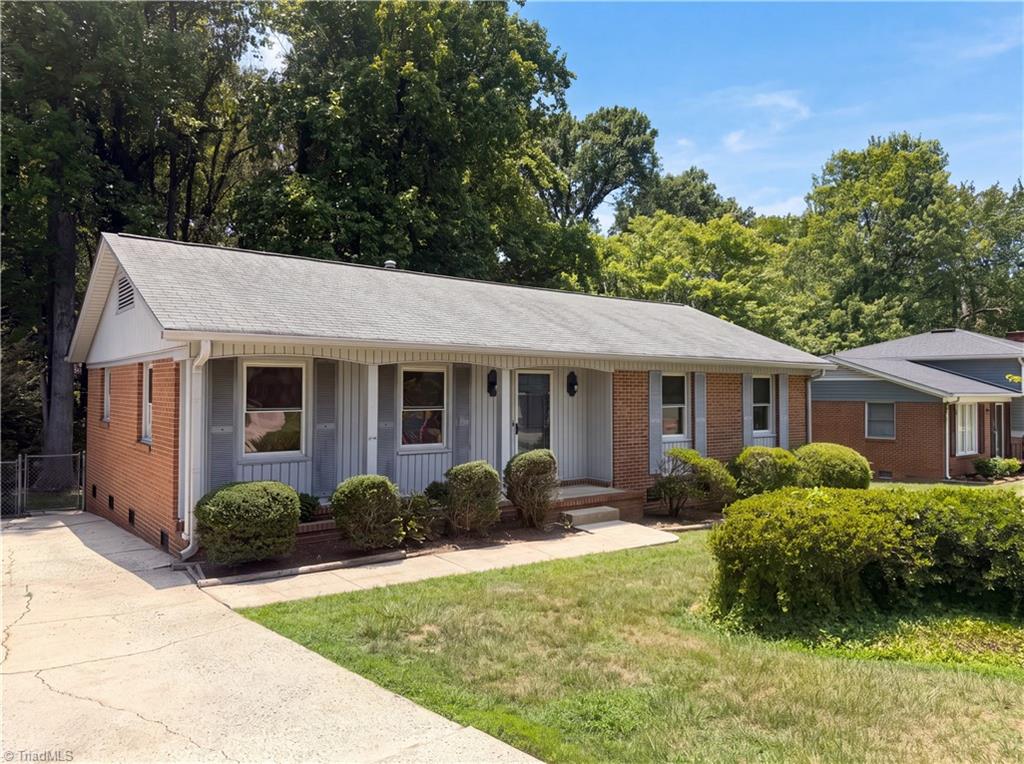 4105 Chateau Drive Property Photo 1