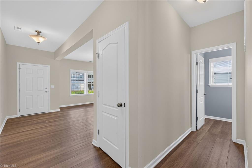 935 Sweet Gum Way Property Photo 10