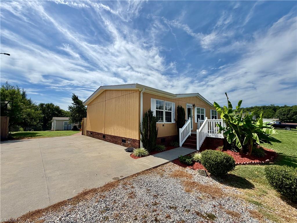 1104 Spring Meadow Drive Property Photo 6