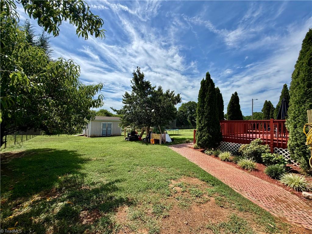1104 Spring Meadow Drive Property Photo 7